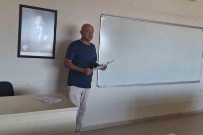 40 yıllık gazeteci 65 yaşında bölüm birincisi olarak mezun oldu