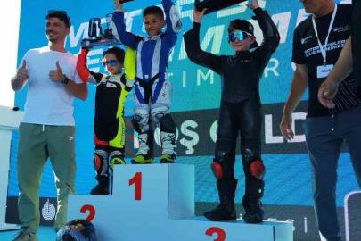 5 yaşındaki sporcu Türkiye Süpermoto Şampiyonası’nda şampiyonluğa ulaştı