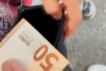Adana’da battaniyeden servet çıktı