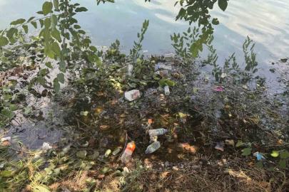 Adana’da Seyhan Nehri ve çevresindeki kirliliğe vatandaştan tepki