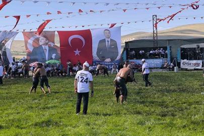 Afyonkarahisar’da ata sporu coşkusu: Pehlivanlar er meydanına çıktı