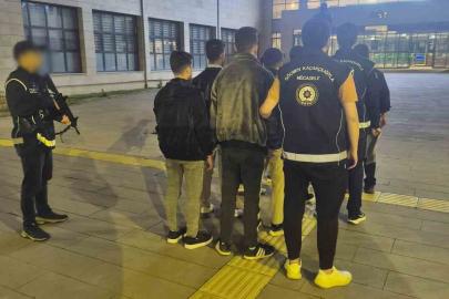 Afyonkarahisar’da göçmen kaçakçılığı operasyonunda 8 düzensiz göçmen yakalandı