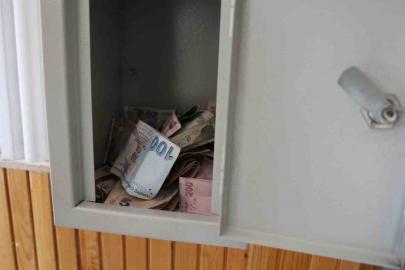 Ahi sandığı, ihtiyaç sahibi öğrencilerin imdadına yetişti