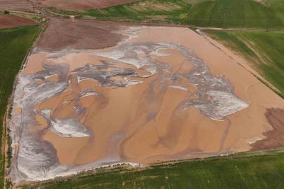 Ahlat’ta sel tarım arazilerine zarar verdi