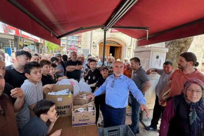 Alaplı’da yüzlerce vatandaşa aşure ikramı