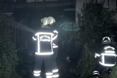 Alevlere teslim olan ev küle döndü