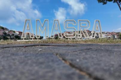 Amasra’ya ışıklı tabela