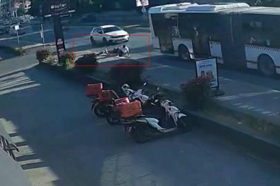 Aniden yola fırlayan bisikletli çocuklar ölümün kıyısından döndü