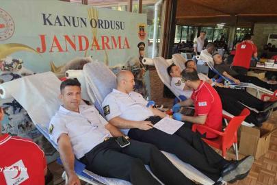 Antalya İl Jandarma Komutanlığı’ndan kan bağışına destek