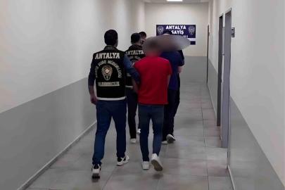 Antalya’da 1,2 milyon liralık dolandırıcılığa 4 tutuklama