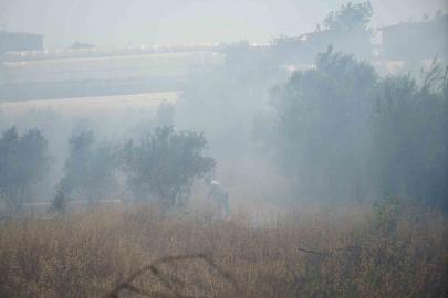 Antalya’da sera ve evleri tehdit eden yangın mahalleliyi korkuttu