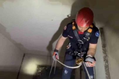 Apartman boşluğuna düşen yavru martı ekiplerce kurtarıldı
