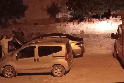 Araç motoruna giren kedi kurtarıldı