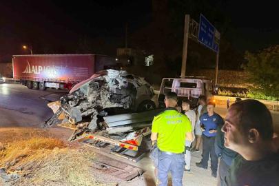 Aracın motorunun fırlayıp barakaya girdiği kazada, sürücü hayatını kaybetti