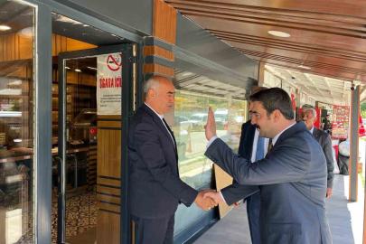 Arpaçay Kaymakamı Muhammed Burak Akköz vatandaşlarla vedalaştı