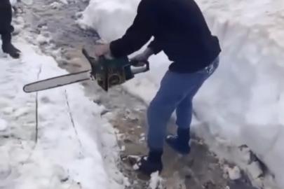 Avrupa sıcaktan kavruluyor, Giresun’da ağaç motoru ile kar kütleleri parçalanıp yayla yolları açılıyor