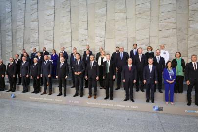 Bakan Güler, NATO savunma bakanlarıyla aile fotoğrafına katıldı