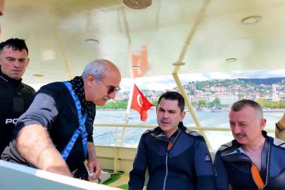 Bakan Kurum, dip çamuru temizliği yapılan İzmit Körfezi’ne daldı