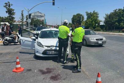 Balıkesir’de otomobil motosiklete çarptı: 1 yaralı