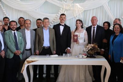 Başkan Kumral kızını yuvadan uçurdu