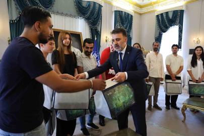 Başkan Vekili Biba, şampiyon marşın bestecilerini ağırladı