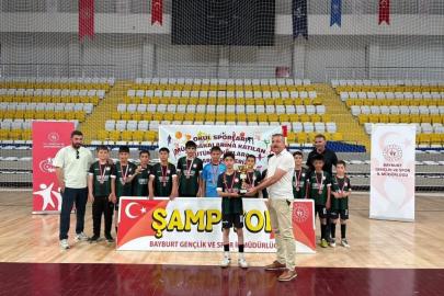 Bayburt’ta küçük erkekler futsal il birincisi belli oldu