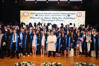 BEUN’da geleceğin yöneticileri mezuniyet coşkusu yaşadı