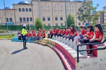Bilecik’te öğrencilere trafik eğitimi verildi