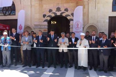 Depremde hasar gören Kilis Ulu Cami ile Şurahbil Bin Hasene Cami ve Türbesi yeniden ibadete açıldı