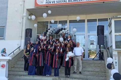 Devrek’te İmam Hatiplilerden mezuniyet sevinci