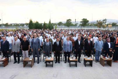 DOSTEK Kolejinde 228 öğrenci mezuniyet heyecanı yaşadı