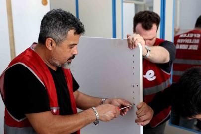 Efeler Sosyal Yardım Ağı vatandaşların ihtiyaçlarını karşılıyor