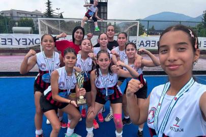 Ege Yıldızları U16 Türkiye Hokey 1’inci Ligi’nde Türkiye ikincisi oldu
