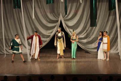 EGİAD Tiyatro Kulübü’nden anlamlı gece