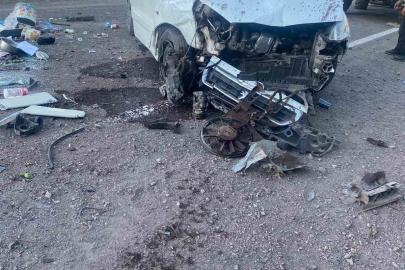 Elazığ’da hafif ticari araç takla attı: 5 yaralı