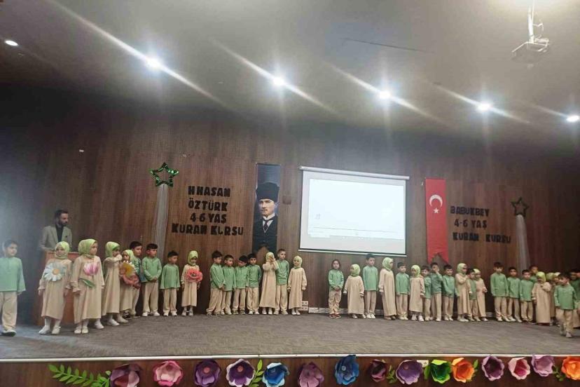 Emet’te 4-6 Yaş Kur’an kursu öğrencilerinden yıl sonu gösterisi