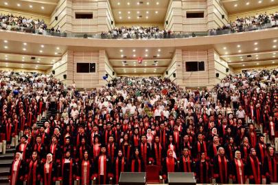 ERÜ Sağlık Hizmetleri Meslek Yüksekokulu yeni mezunlarını verdi