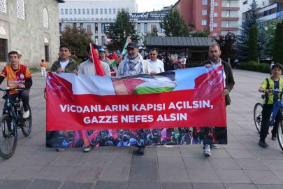 Erzurum’da sağlıkçılar 137’inci kez Gazze için yürüdü