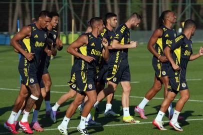 Fenerbahçe, Avusturya’da yapacağı kampta 3 hazırlık maçı oynayacak