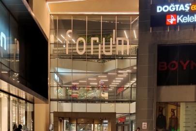 Forum Kayseri önünde bıçaklı kavga