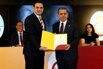 Galatasaray’da yeni yönetim mazbatalarını aldı