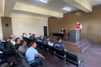 Gediz’de biçerdöver hizmetleri ve anız yangınlarına karşı bilgilendirme toplantısı