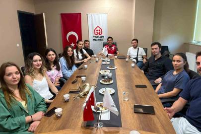 Genç Kızılay’da bayrak değişimi