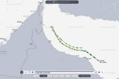 Hürmüz Boğazı yakınlarındaki Suudi Arabistan bandıralı 3 süper tanker, yeniden takip sinyali vermeye başladı