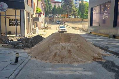 İnşaat çalışmasında 2 sokak kapanınca esnaf çileden çıktı