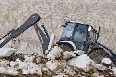 İran sınırındaki yayla yolları kardan temizleniyor
