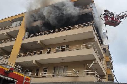 İskenderun’da apartman dairesinden alevler yükseldi