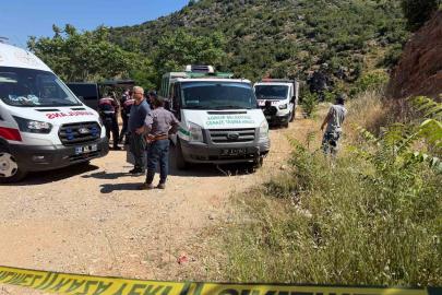Isparta’da park halindeki araçta 2 gencin cansız bedeni bulundu