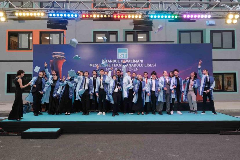 İstanbul Havalimanı Mesleki ve Teknik Anadolu Lisesi ilk mezunlarını verdi