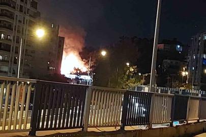 İzmir’de otluk alanda korkutan yangın